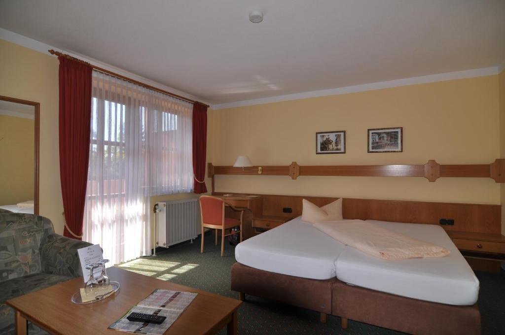 Hotel Toelzer Hof Bad Tolz Bilik gambar